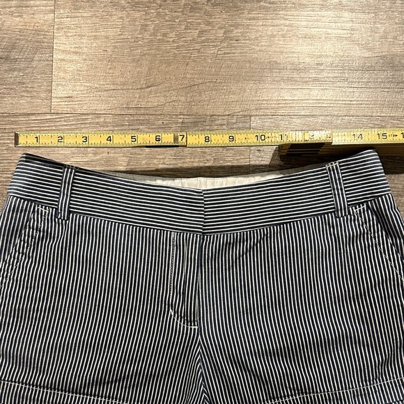 J.Crew navy blue/white cotton striped short Shorts size 8 - Picture 2 of 9